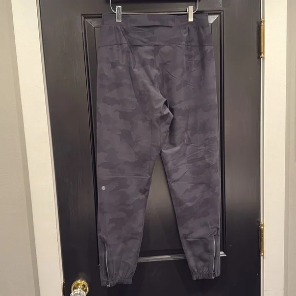 Lululemon Surge Jogger 29”
